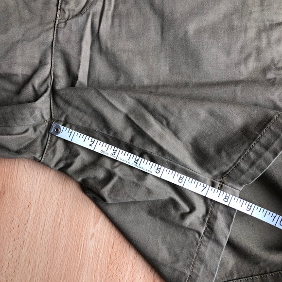 Globe Short - Picture 8 of 13